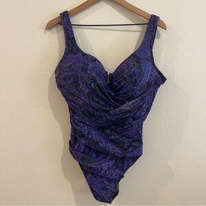 Miraclesuit Women Sz 16 Purple One piece Beach Slimming Travel Padded Paisley
